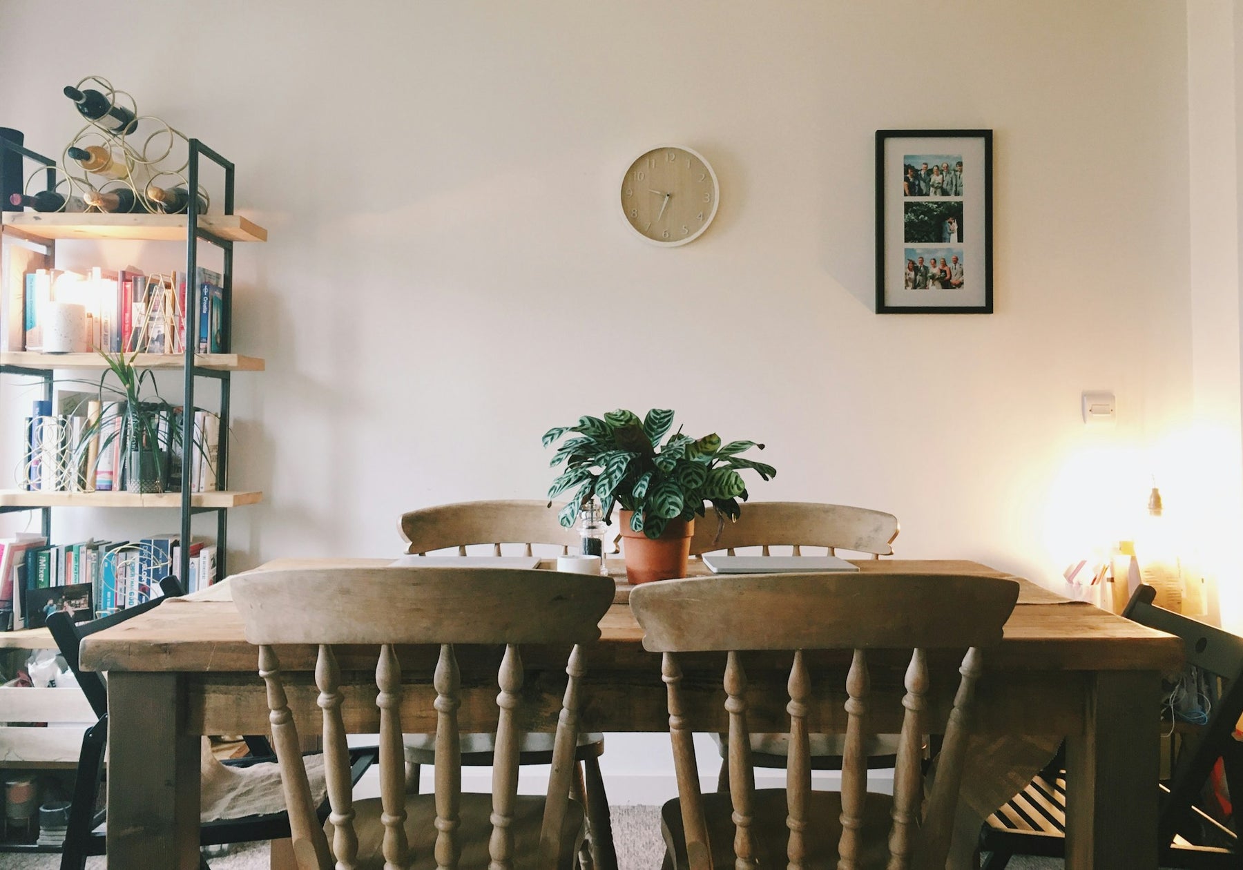 How to Choose the Right Dining Table for Your Home