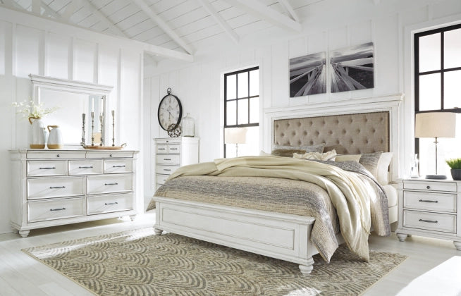 Brynhurst King Upholstered Bed with Storage Bench - Furniture Story