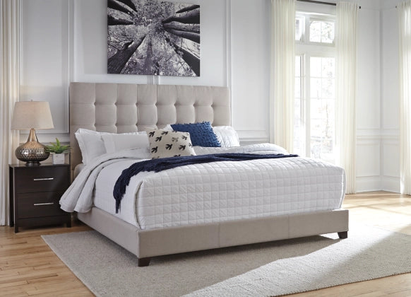 Dolante Queen Upholstered Bed - Furniture Story